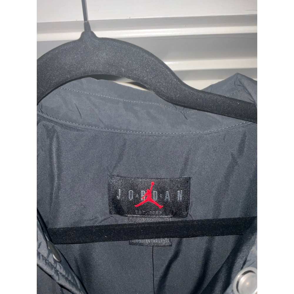 Air Jordan Men's Button-Down Top Size Medium - Picture 4 of 8